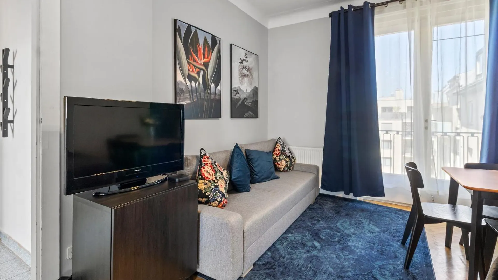 French Balcony - 45M² - Szeneviertel Apartment Vienna 0*,  Austria